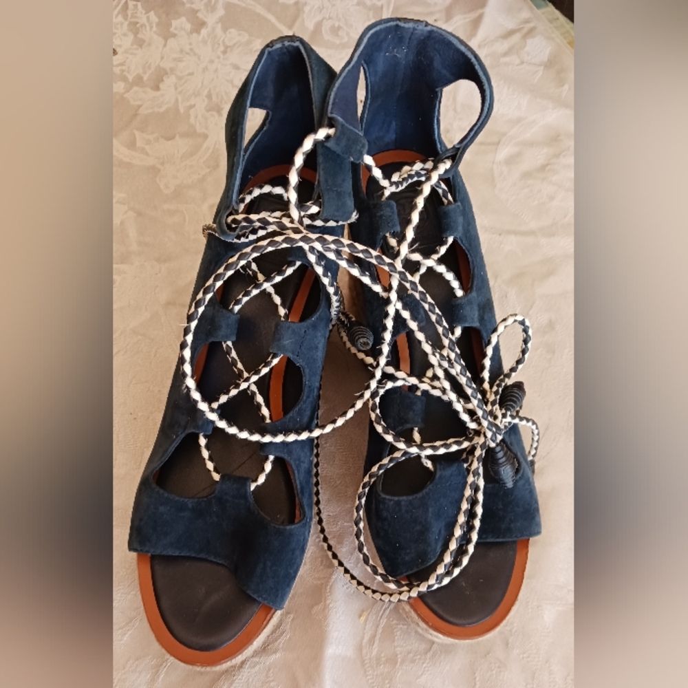 Tory Burch Positano Platform Espadrilles. 4ins high × 1.75 ins platform